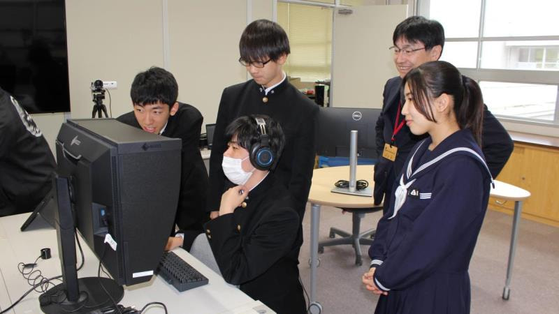 情報活用能力を土台に、教科学習・探究学習の深化を目指す／島根県立津和野高等学校