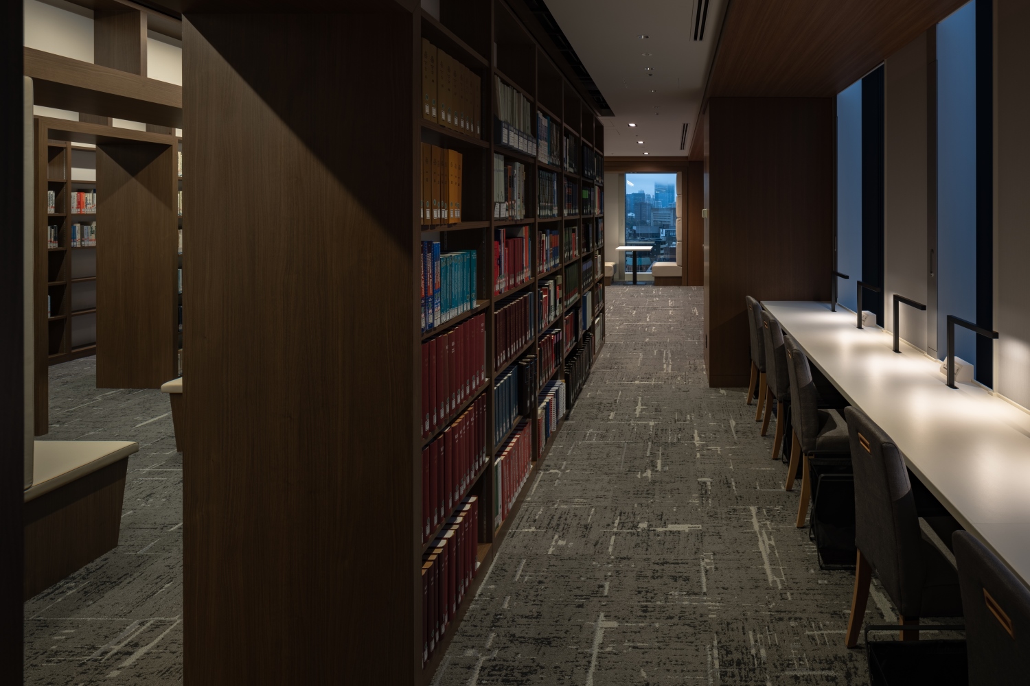 中央大学 駿河台キャンパス 12階図書室