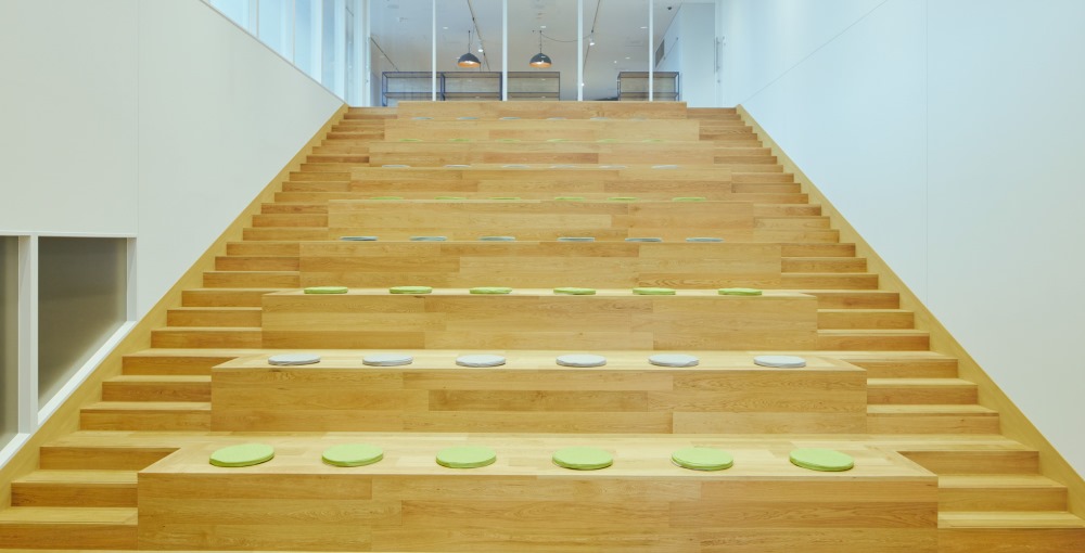 画像　関東学院大学　「ステップホール」