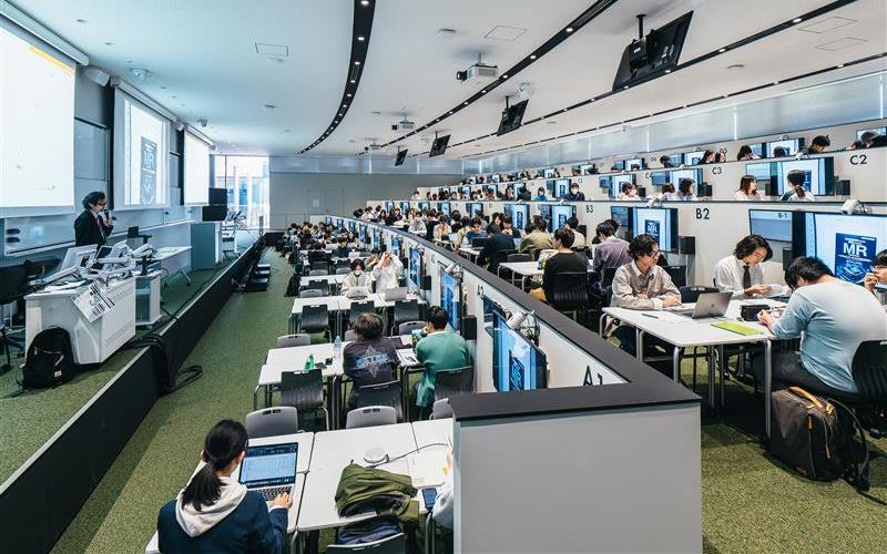 画像　立命館大学　「Learning Infinity Hall」