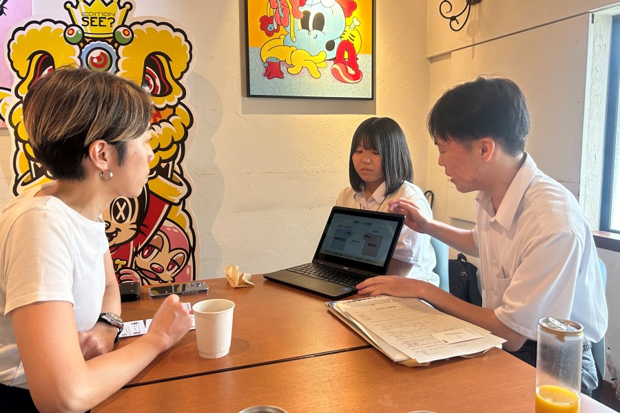 写真　アントレプレナーチャレンジ 仕入の様子