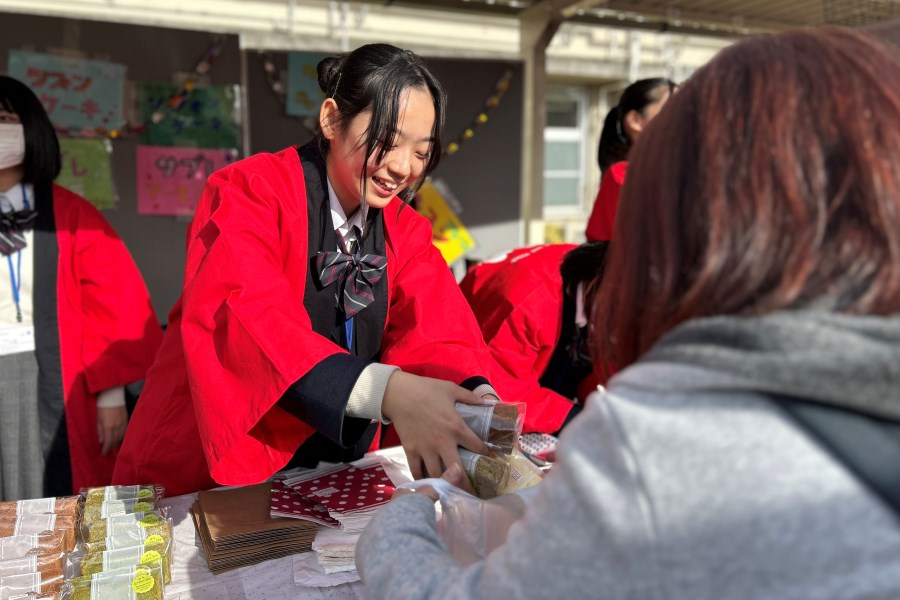 写真　アントレプレナーチャレンジ 淀翔モールへの出店の様子