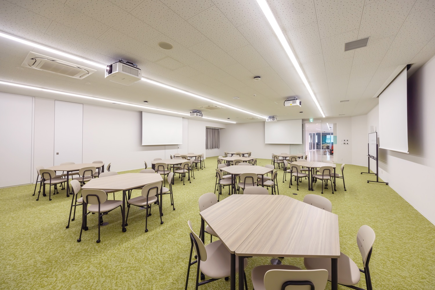 画像　岡山商科大学 ／11号館 アクティブラーニングルーム