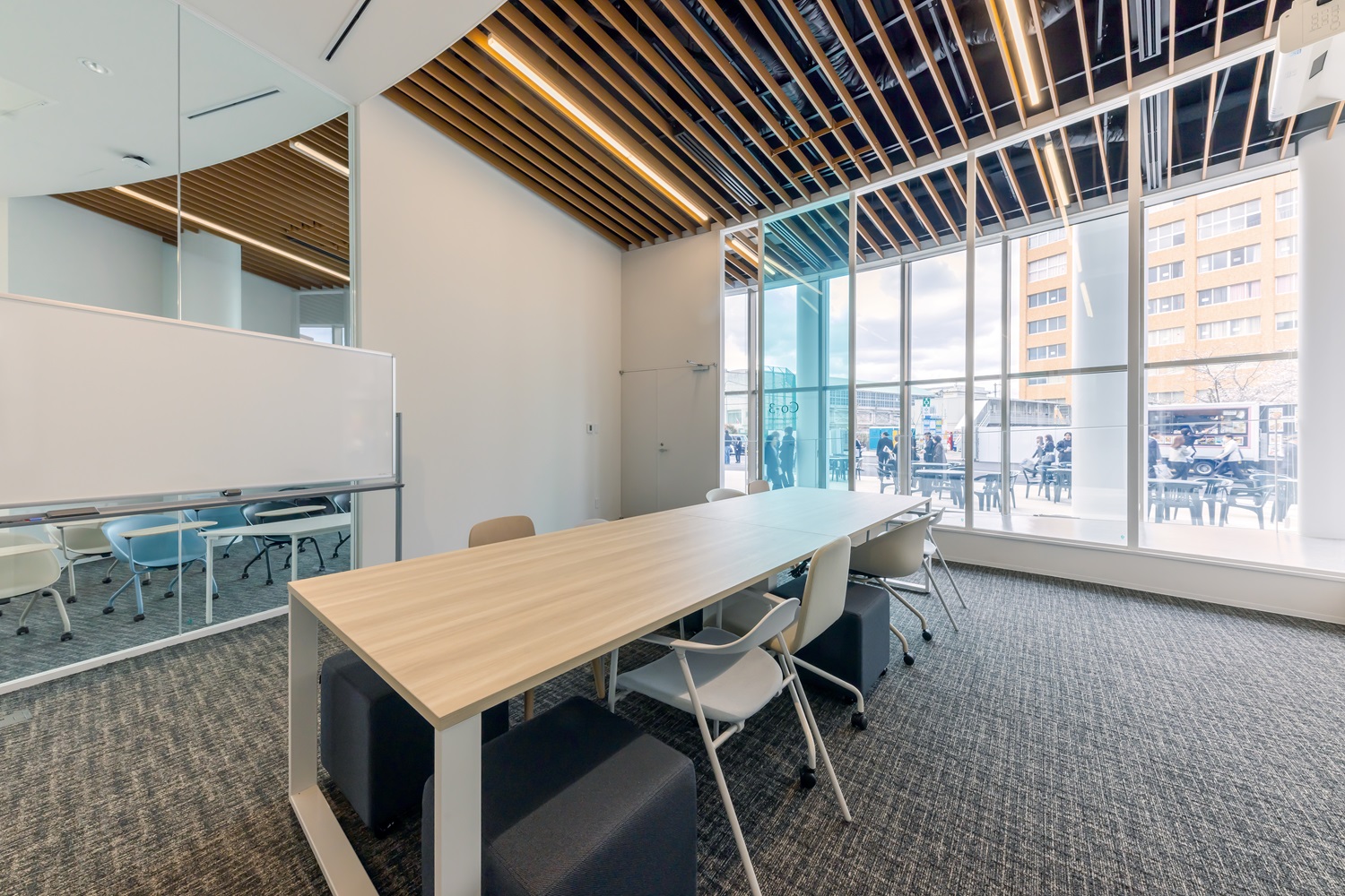 画像　岡山商科大学 ／11号館 コモンズ「Co-3」