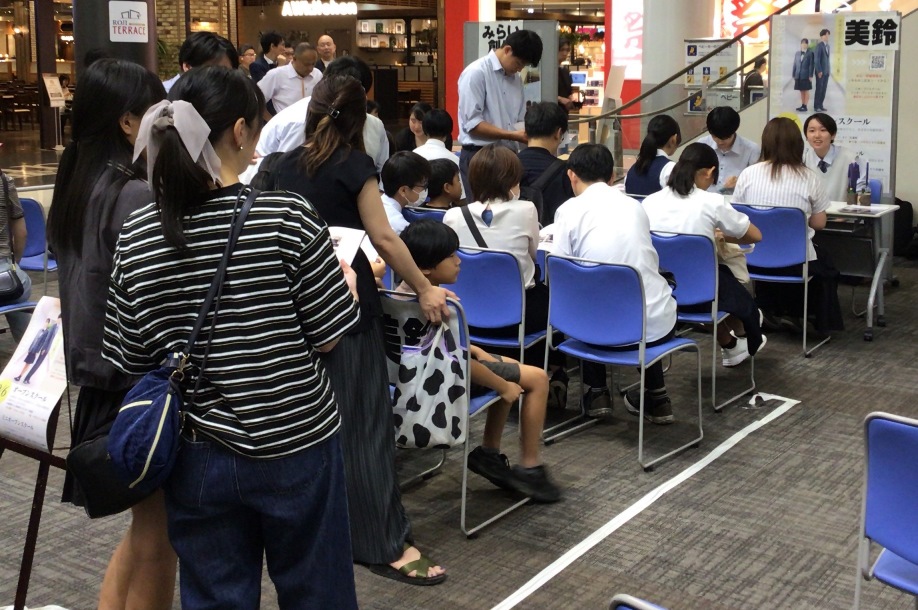 写真　広島市立学校合同学校説明会での様子